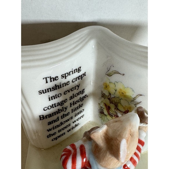 Brambly Hedge Spring Story Music Box by Jill Barklem - Picture 3 of 11